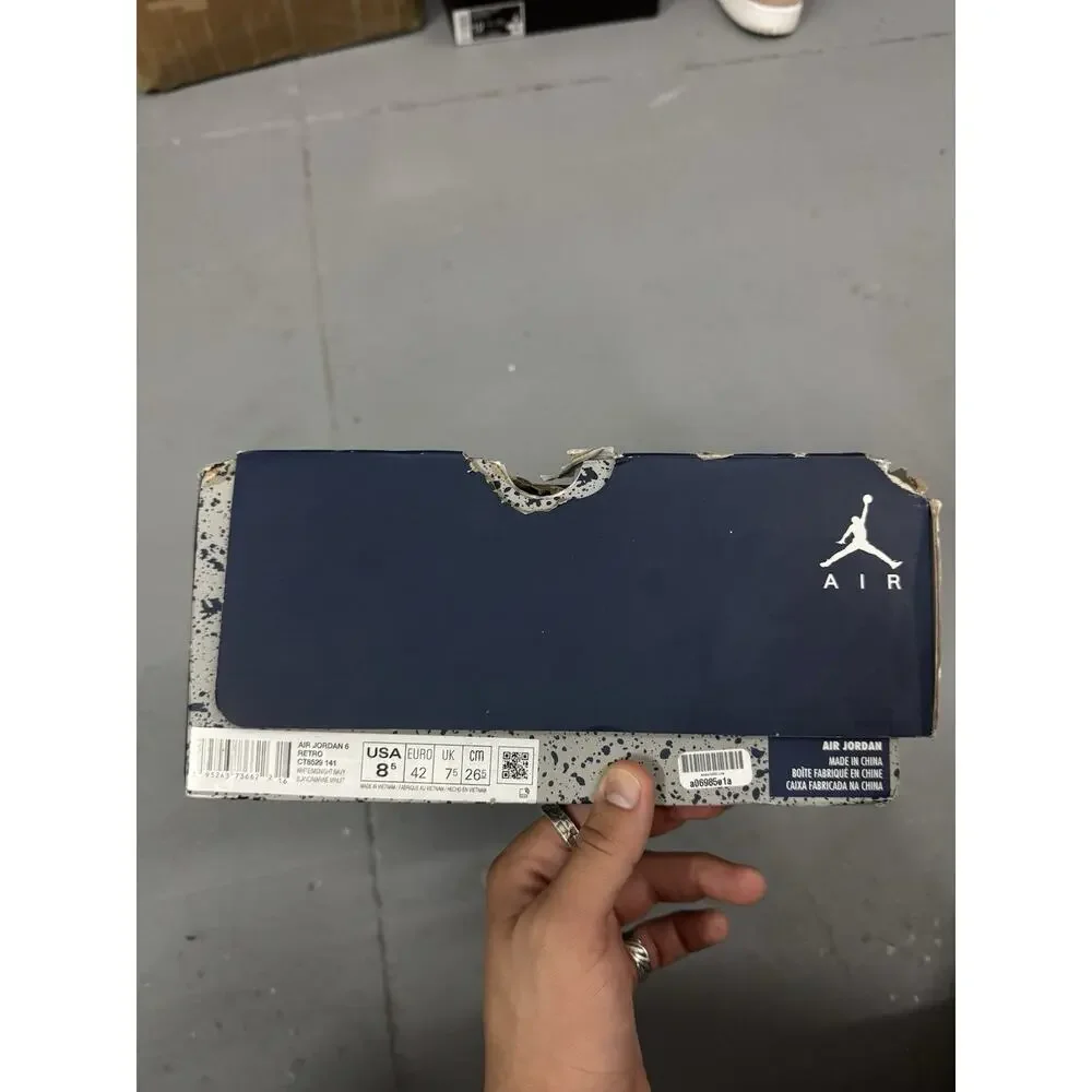 Size 8.5 - Jordan 6 Retro Midnight Navy